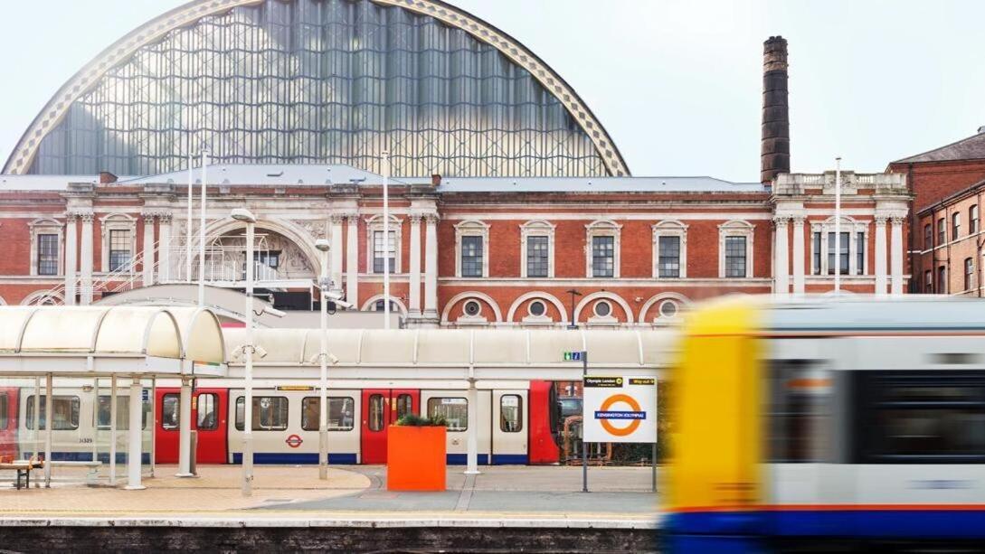 1-Bed Apartment, Close To Kensington Olympia With Free Wi-Fi & Netflix Londyn Zewnętrze zdjęcie