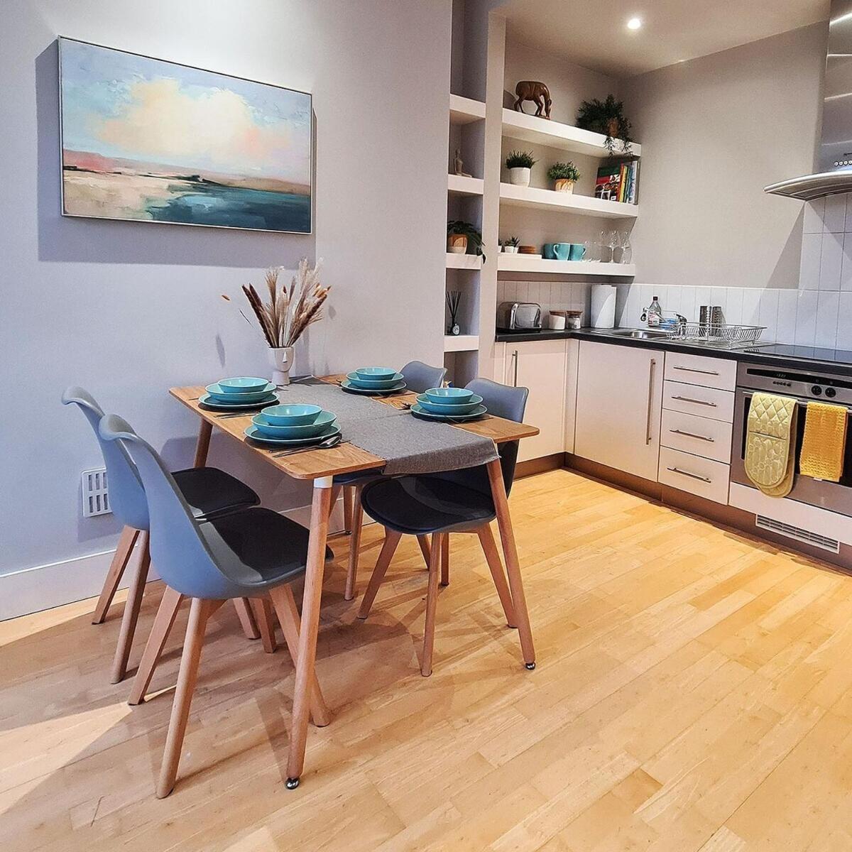 1-Bed Apartment, Close To Kensington Olympia With Free Wi-Fi & Netflix Londyn Zewnętrze zdjęcie