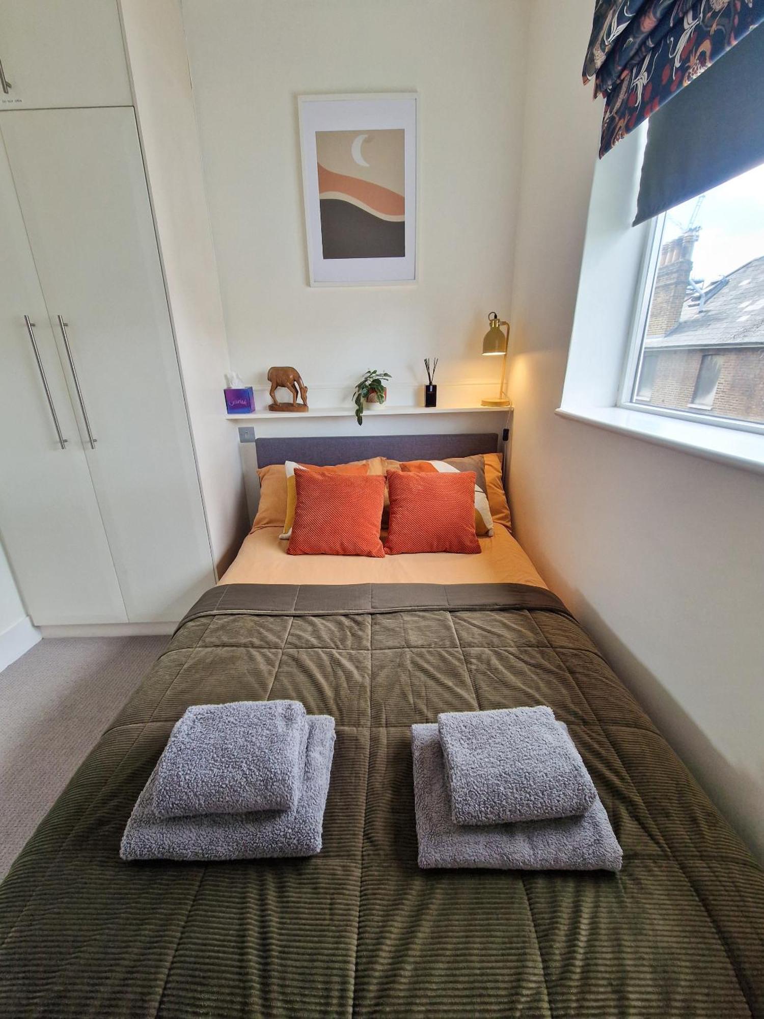 1-Bed Apartment, Close To Kensington Olympia With Free Wi-Fi & Netflix Londyn Zewnętrze zdjęcie