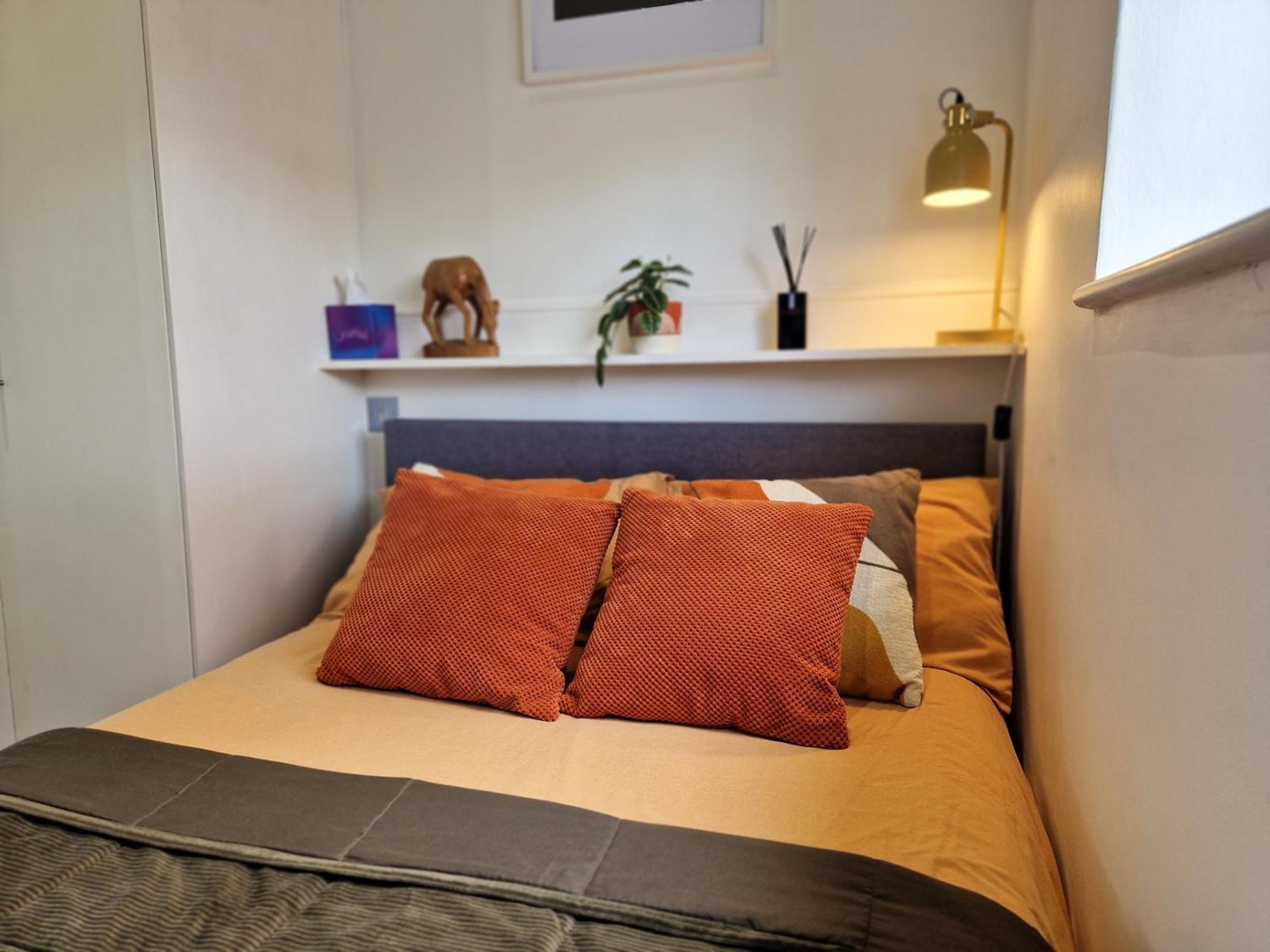 1-Bed Apartment, Close To Kensington Olympia With Free Wi-Fi & Netflix Londyn Zewnętrze zdjęcie