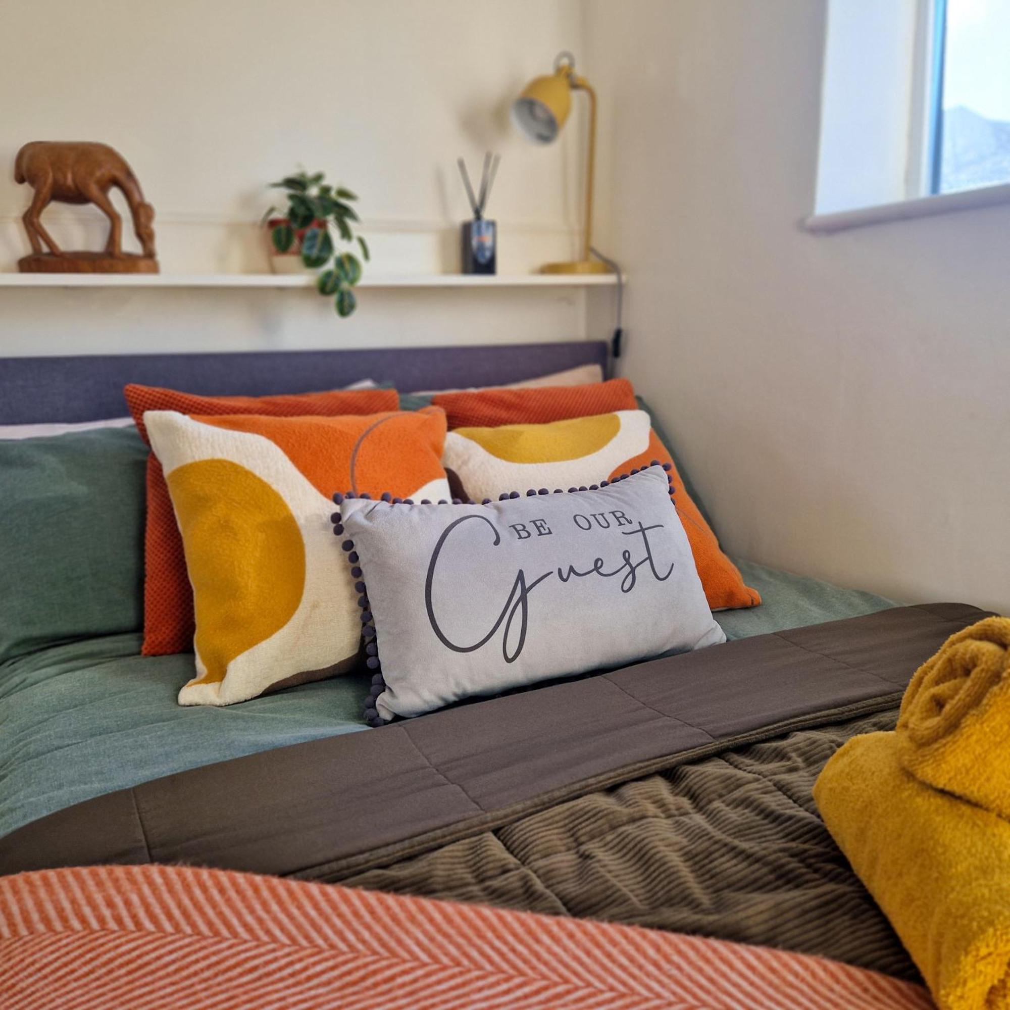 1-Bed Apartment, Close To Kensington Olympia With Free Wi-Fi & Netflix Londyn Zewnętrze zdjęcie