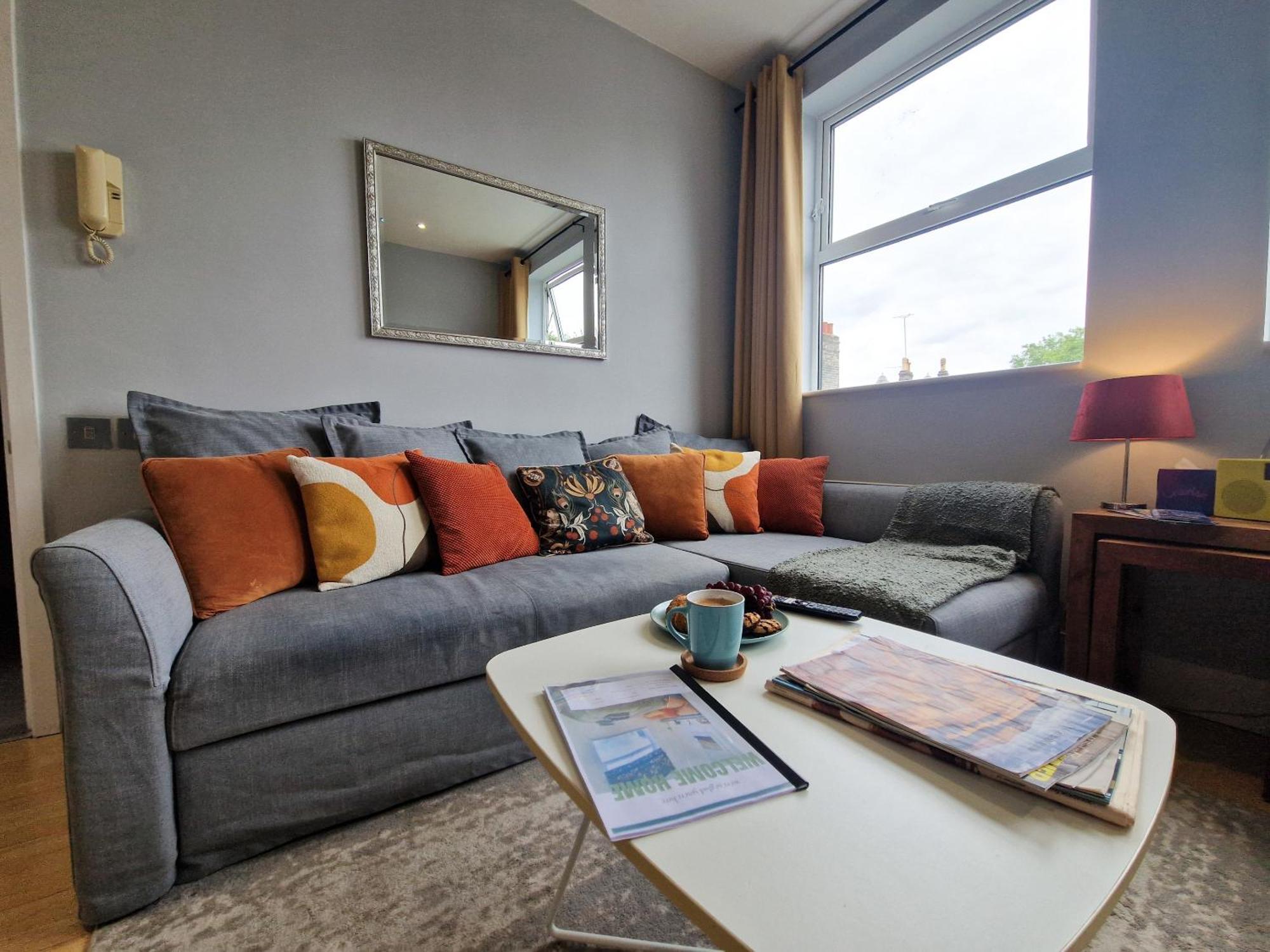 1-Bed Apartment, Close To Kensington Olympia With Free Wi-Fi & Netflix Londyn Zewnętrze zdjęcie